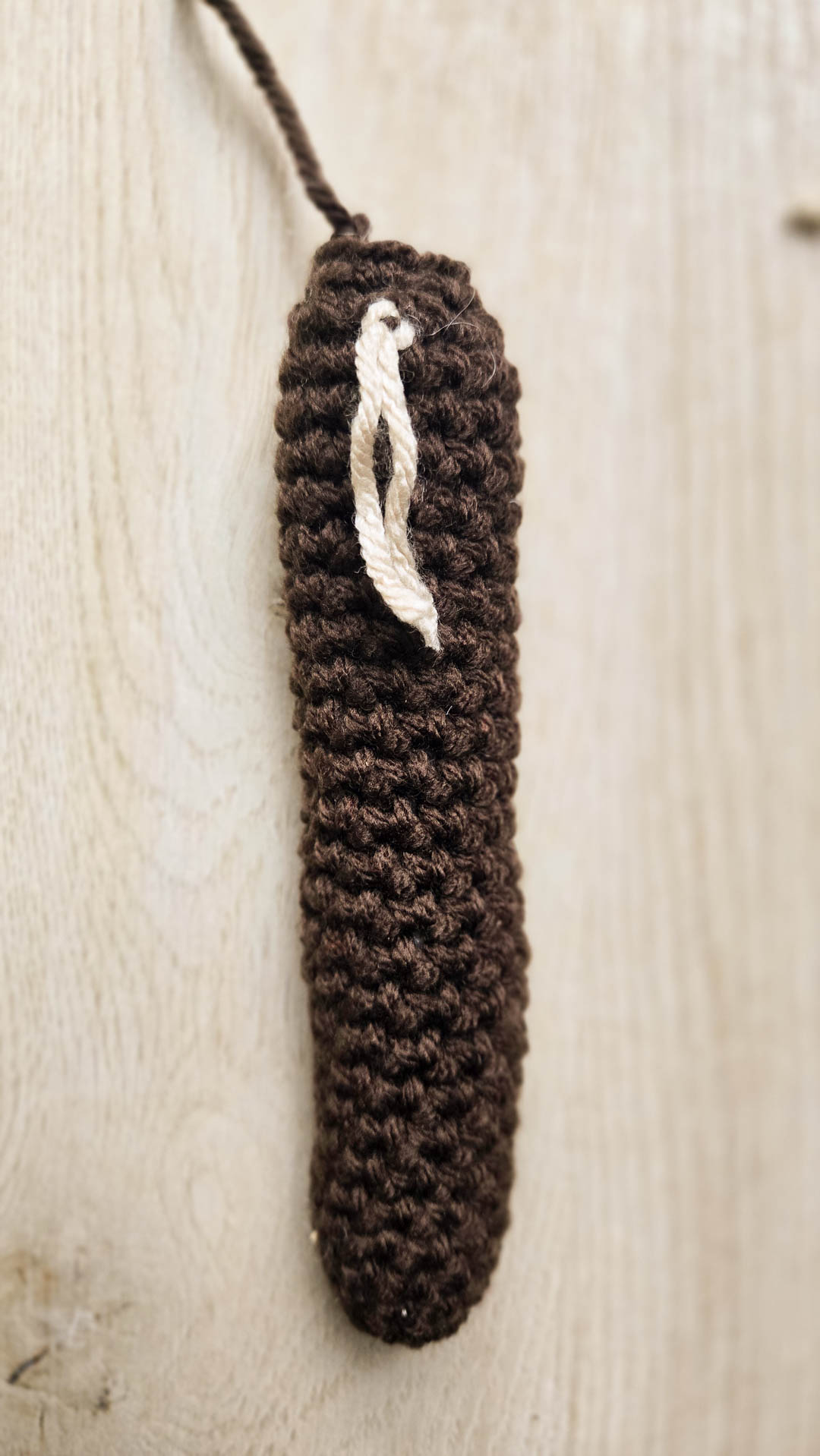 A thread tied to a crochet object for crochet fur.
